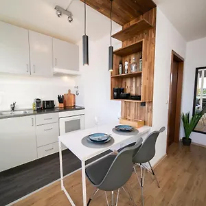 https://studio-white-central-balcony-fair-kitchen.dortmundhotels.net